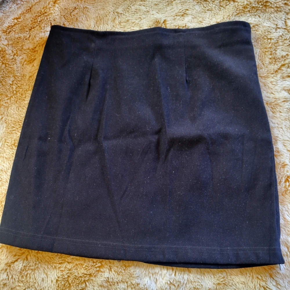 CLE -  Women's Y2K Mini Black Dress Skirt - size L